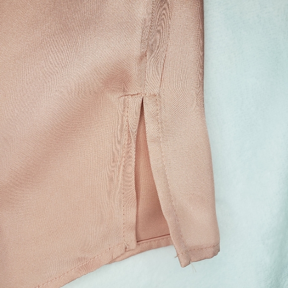 DKNY Peach Satin-Like Ruched Sleeve Top - Picture 12 of 14